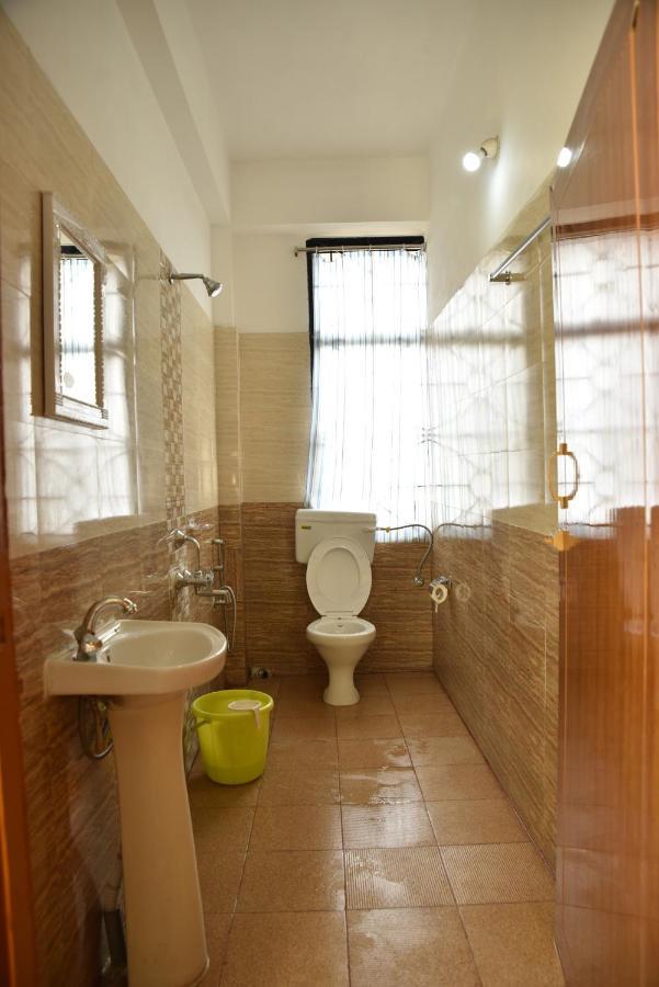 Hotel City Palace Inn 실롱 외부 사진