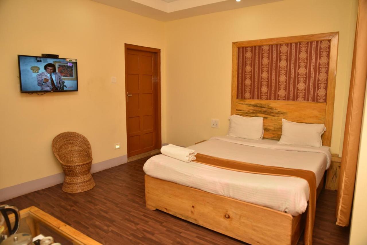 Hotel City Palace Inn 실롱 외부 사진